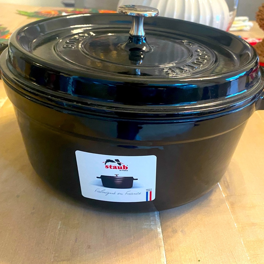 Brand new Staub 4 Quart Coquette 🇫🇷🥖🥘